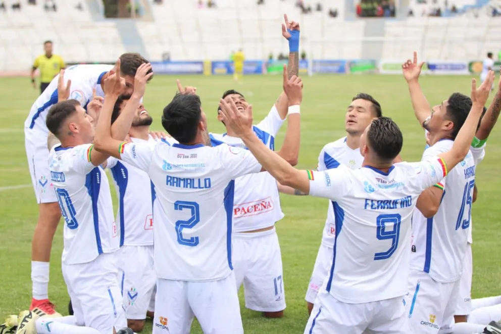 Gualberto Villarroel San José celebra su clasificación a la Copa Sudamericana. Foto: APG