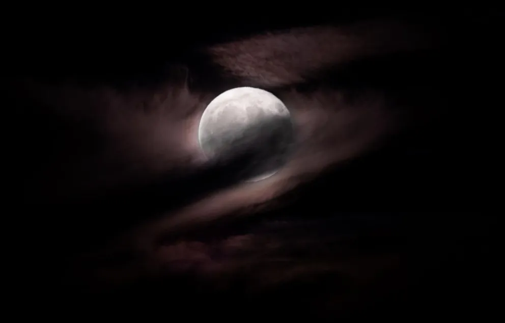 Una Luna llena en una imagen de Archivo. Foto: EFE