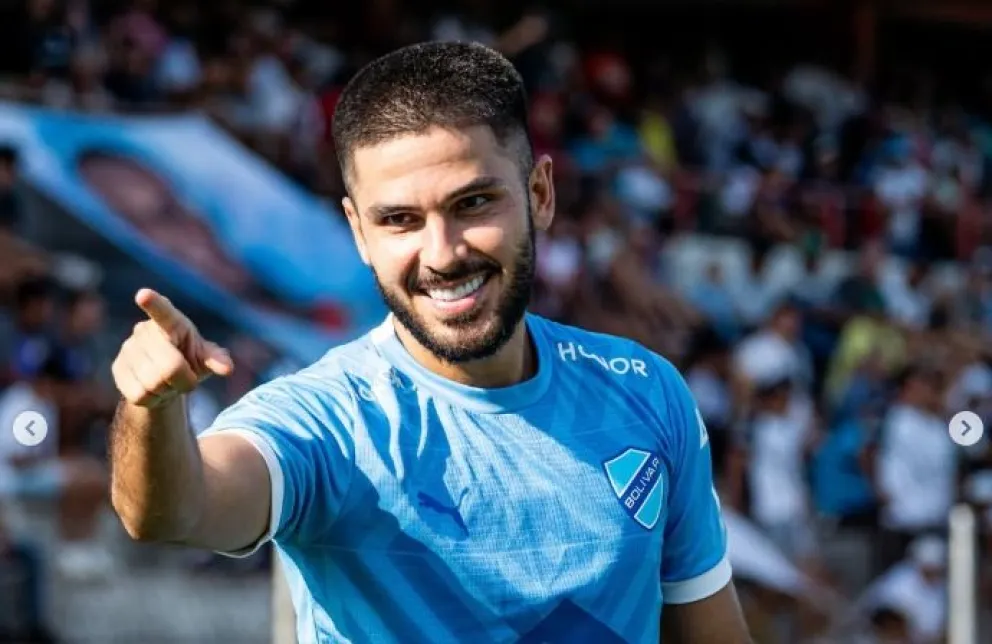 Carlos Melgar festeja en un anterior cotejo con la Academia. Foto: Club Bolívar.