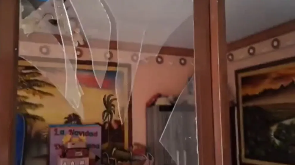 Parte de los daños en el domicilio, tras la explosión. Foto: Captura de video 