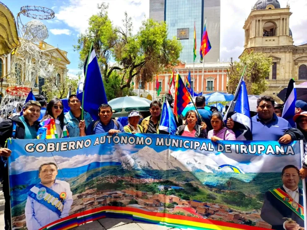 El alcalde de Irupana, Bernardo Mamani, en los festejos del MAS el miércoles 18 de diciembre. Foto: Agamdepaz