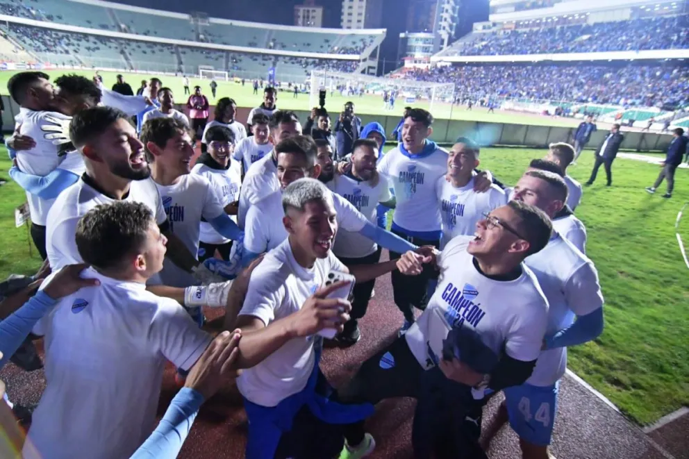 La celebración de los bolivaristas con toda su afición Foto: APG