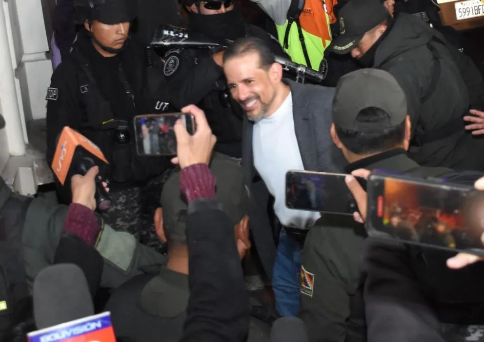 El gobernador de Santa Cruz en una de las audiencias por el caso "golpe de Estado I". Foto: APG