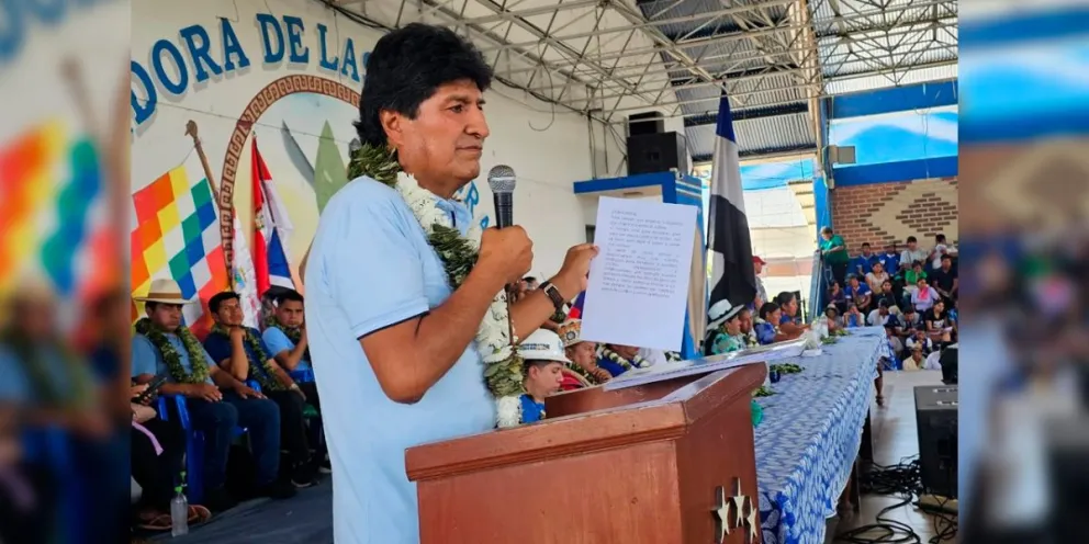 Evo Morales con sus seguidores. FOTO: ABI