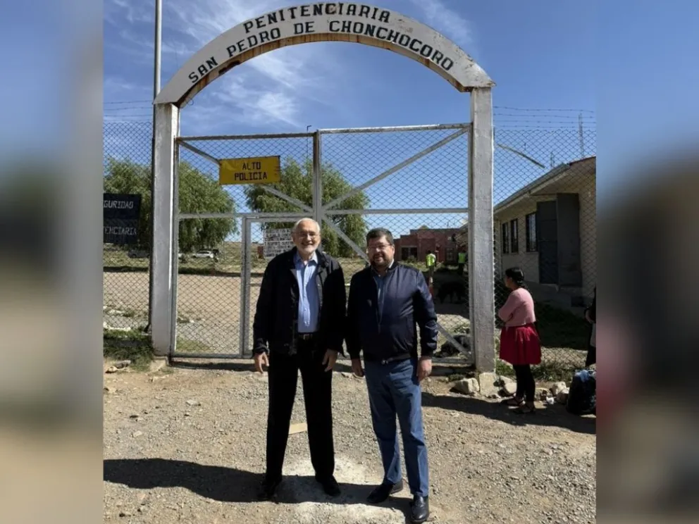 Mesa y Doria Medina, tras la visita a Camacho. Foto: CC