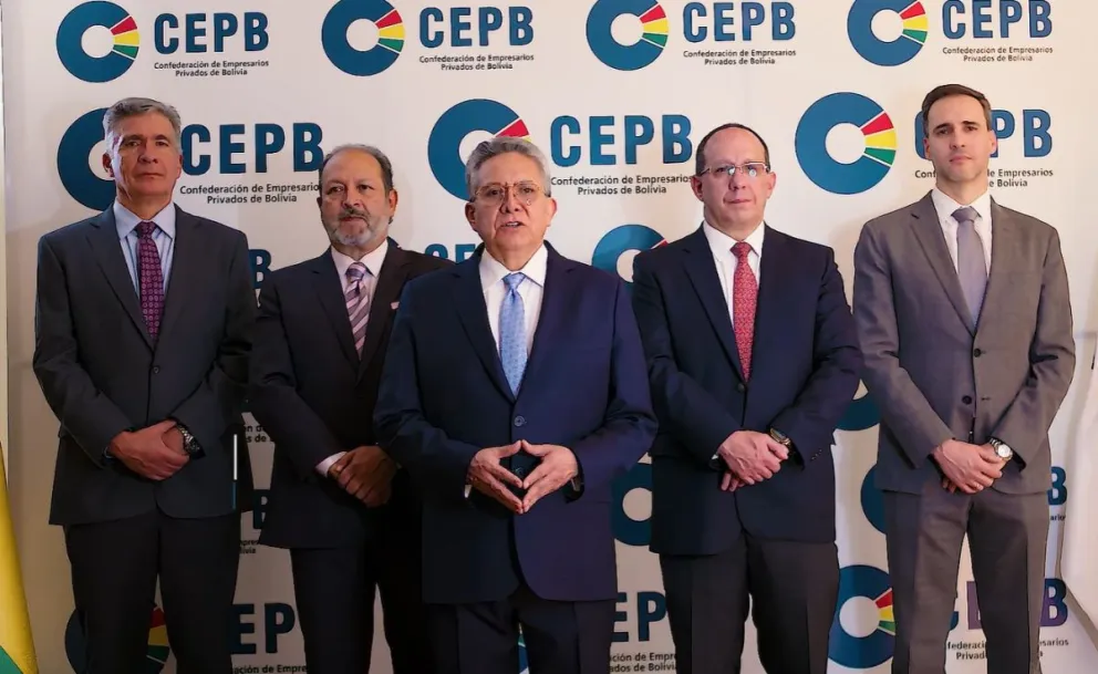 Ejecutivos de la Confederación de Empresarios Privados de Bolivia en su mensaje de hoy. Foto: Dtv