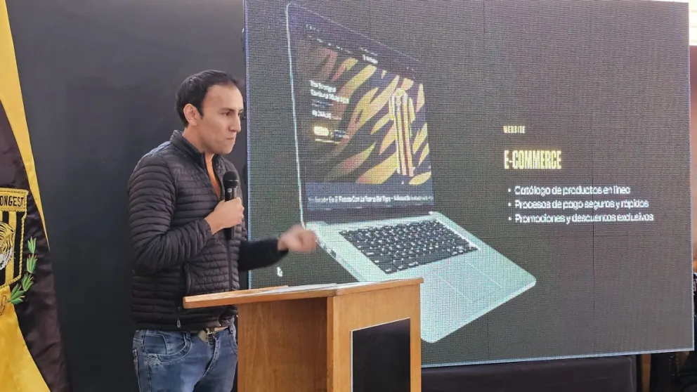 La presentación de la página digital y la aplicación del Tigre para dispositivos inteligentes. Foto: The Strongest.