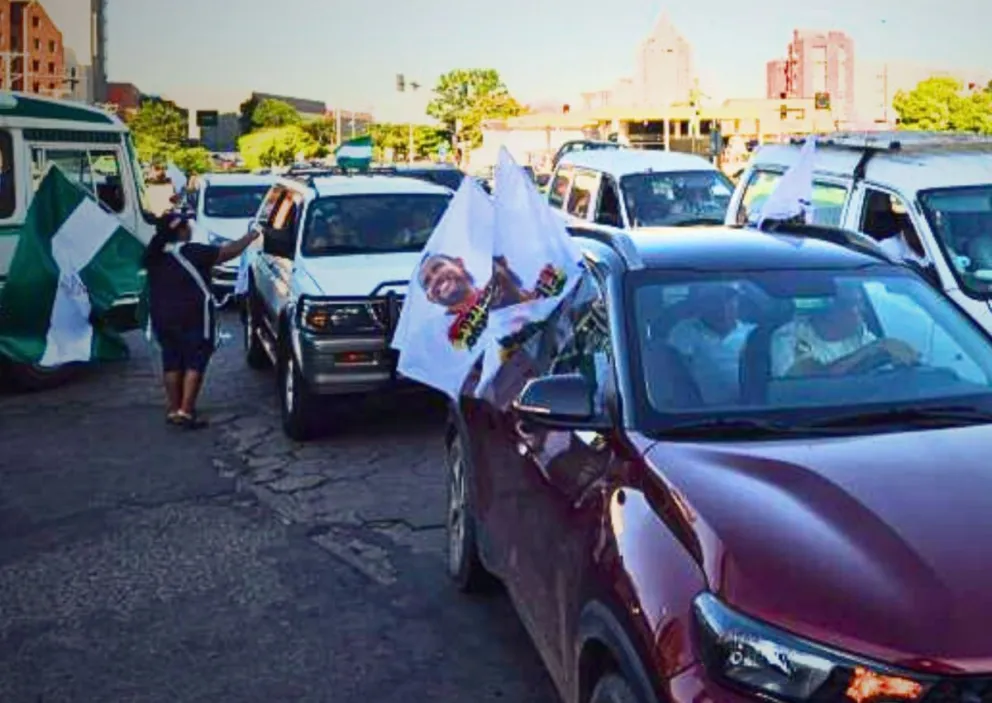 Parte de la Caravana este sábado en Santa Cruz. Foto: Unitel / Paul Granillo