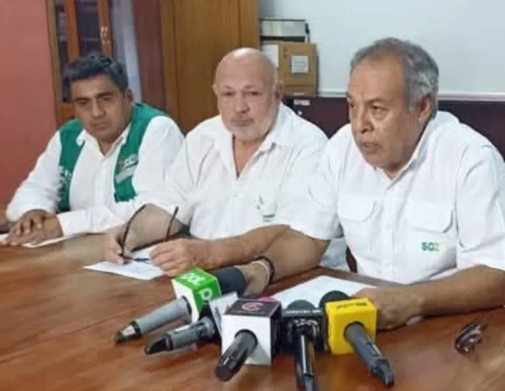 Autoridades del Sedes de Santa Cruz ofrecieron una conferencia de prensa. Foto: DTV