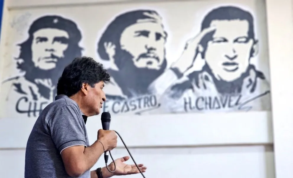 Evo Morales durante una reunión, ayer lunes, con sus seguidores. Foto: @evoespueblo