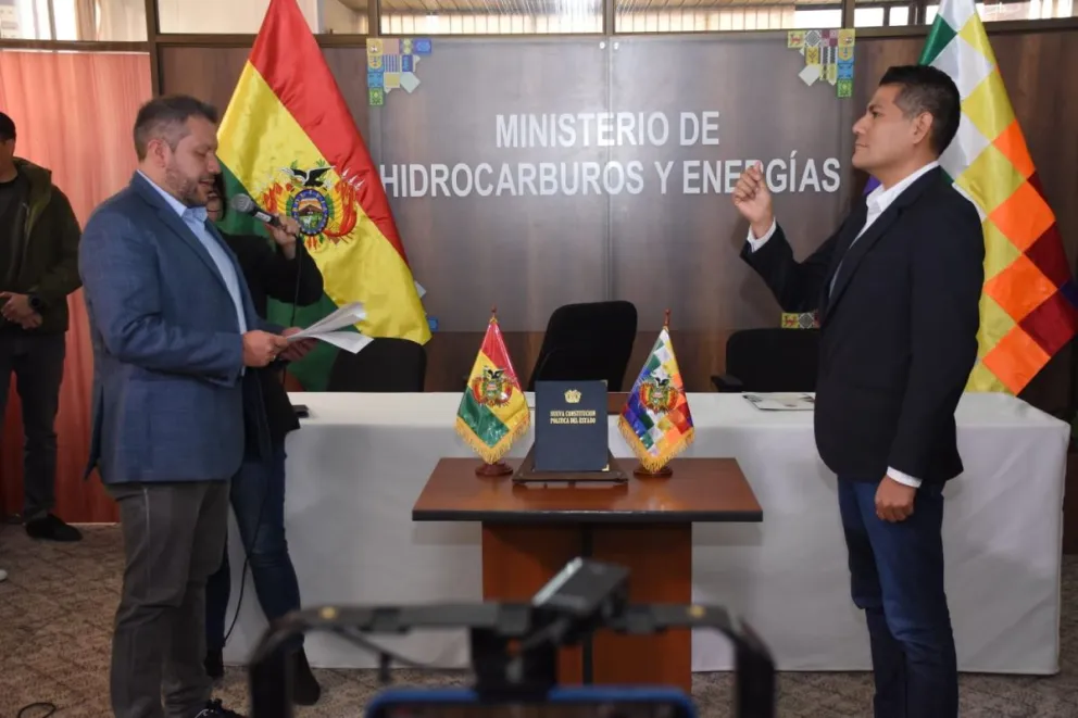 El ministro de Hidrocarburos posesionó a Mauricio Arevey como nuevo presidente interino de Ende