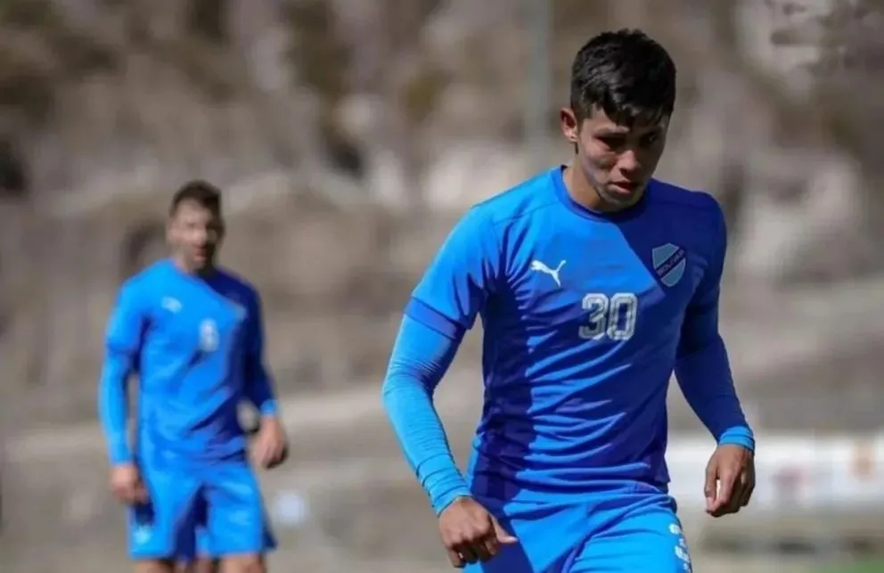 javier Uzeda en un entrenamiento con el plantel de Bolívar en Ananta. Foto: club Bolívar