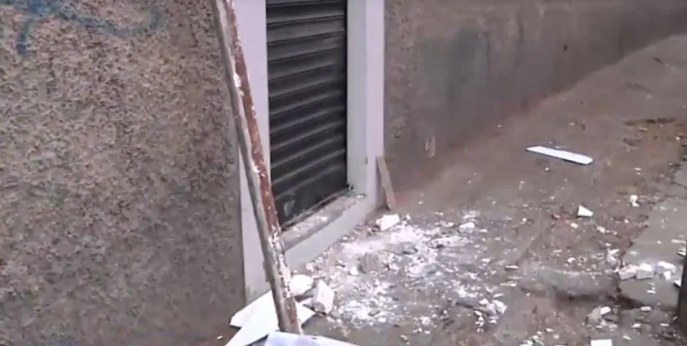 Daños en el espacio del cajero, cerrado tras el intento de robo. Foto: Captura de video