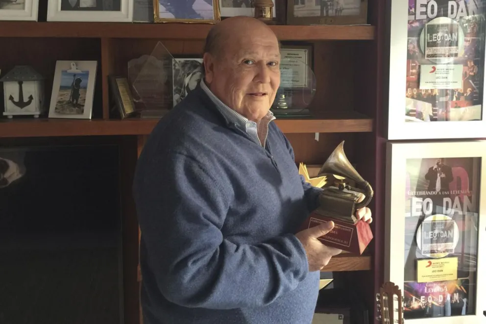 Fotografía de archivo del 2 de febrero de 2019 del cantante argentino Leo Dan durante una entrevista, en Miami. Foto: EFE
