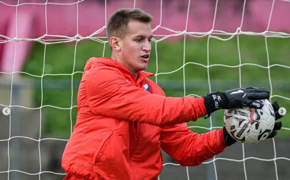 Lucas durante un entrenamiento con el club paraguayo. Foto: Nacional.