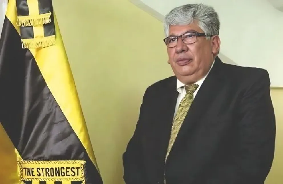 Ronald Crespo cuando asumió la presidencia de la institución. Foto: club The Strongest