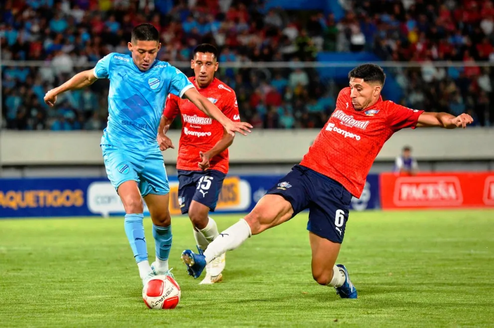 Una incidencia del partido que jugaron en 2024 Wiulstermann y Bolívar. Foto: APG