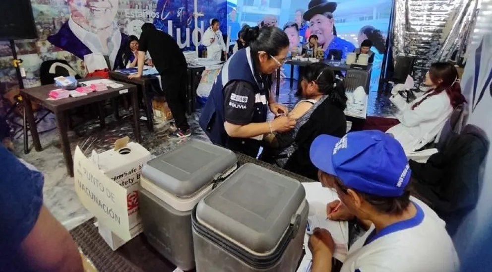 Una campaña de vacunación del Gobierno contra el covid-19. Foto: Sedes Santa Cruz