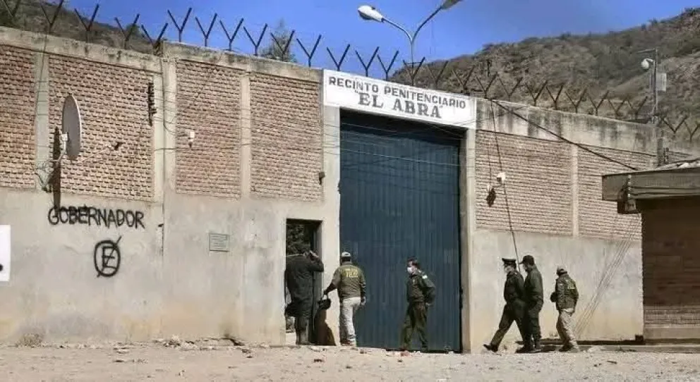 Frontis del penal de El Abra, en Cochabamba. Foto: Erbol