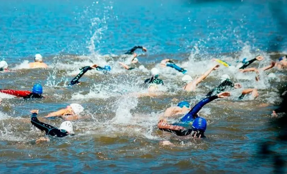 Una competencia anterior de aguas abiertas. Foto: FEBODA.
