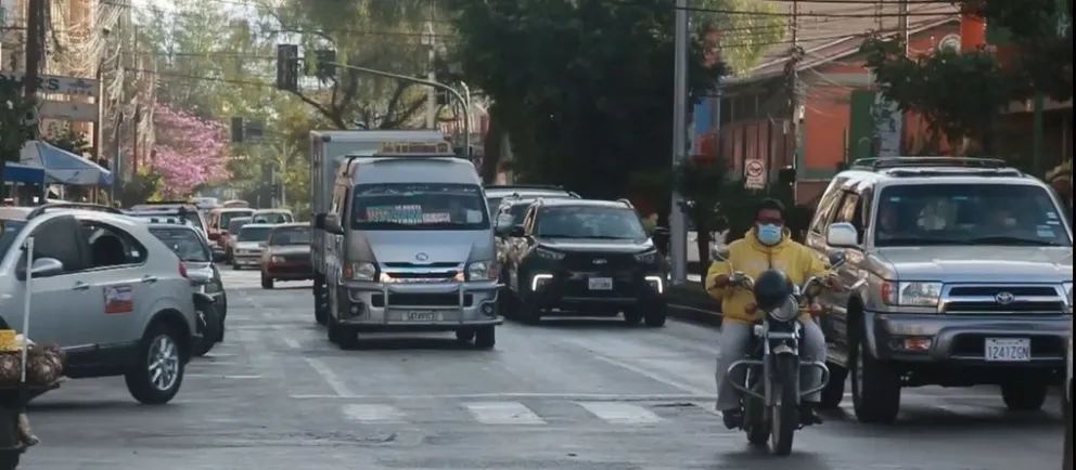 Los vehículos podrán circular en los comicios sólo con permiso del TSE. Foto: Archivo
