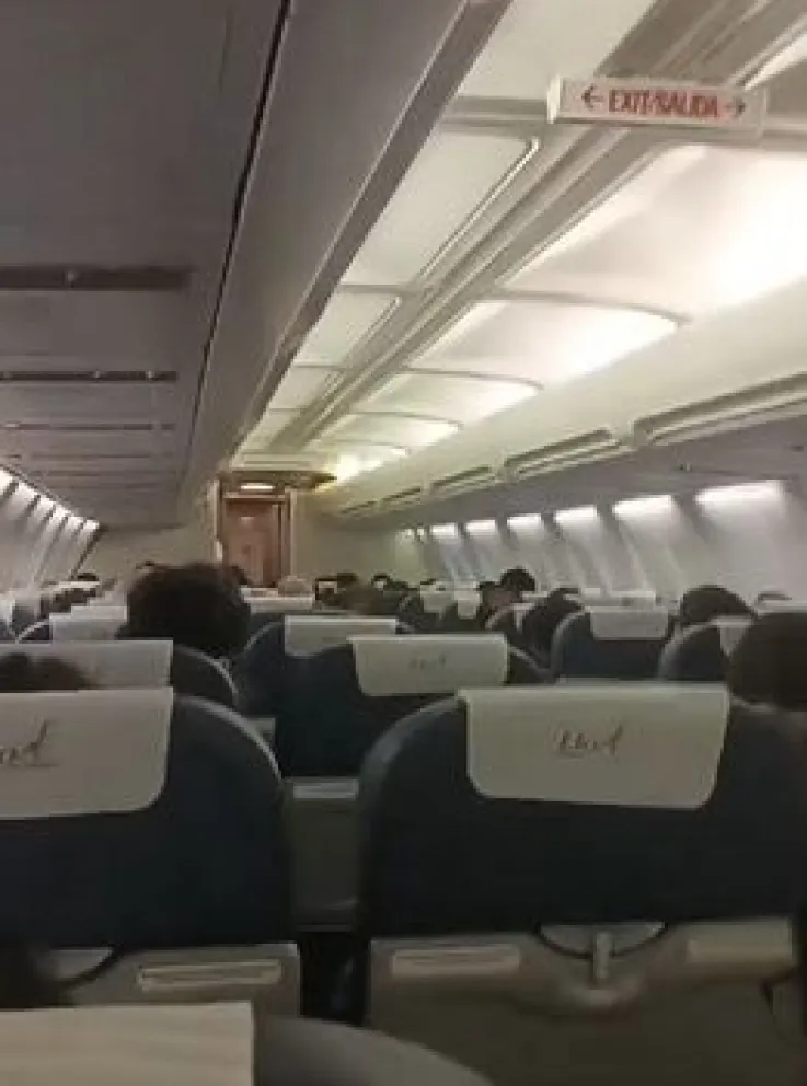El vuelo 585 de BOA sufrió un percance en horas de la tarde. Foto: Captura de video
