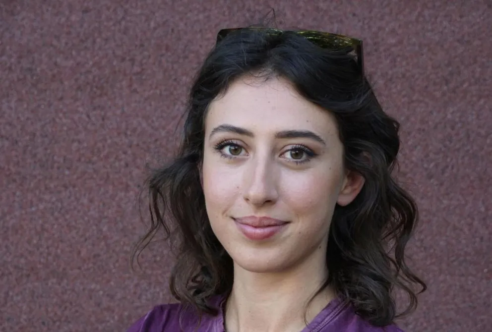 La periodista y escritora italiana Cecilia Sala en el Festival de Literatura Pordenonelegge en Pordenone. Foto: EFE