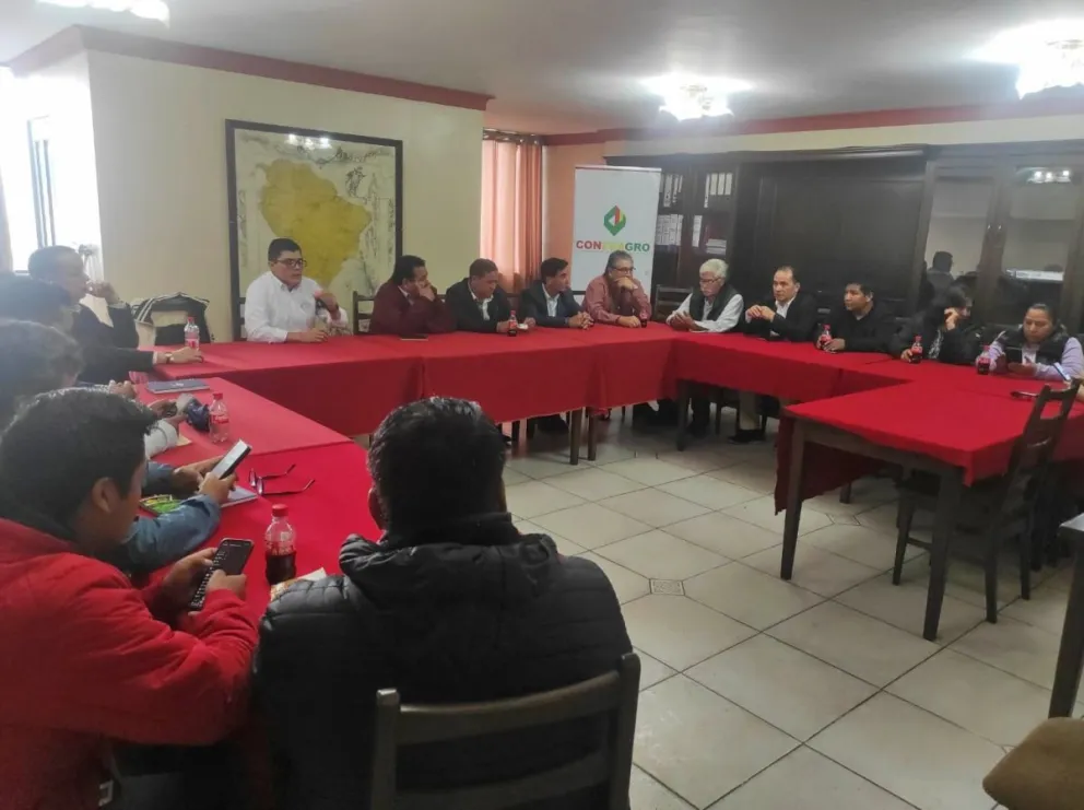 La reunión que sostuvieron agropecuarios, transportistas y gremiales. Foto: Confeagro
