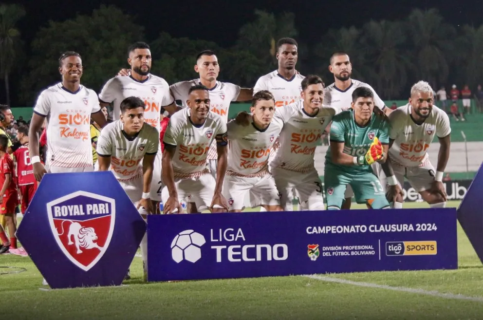 El plantel cruceño que jugó en la División Profesional. Foto: Royal Pari.