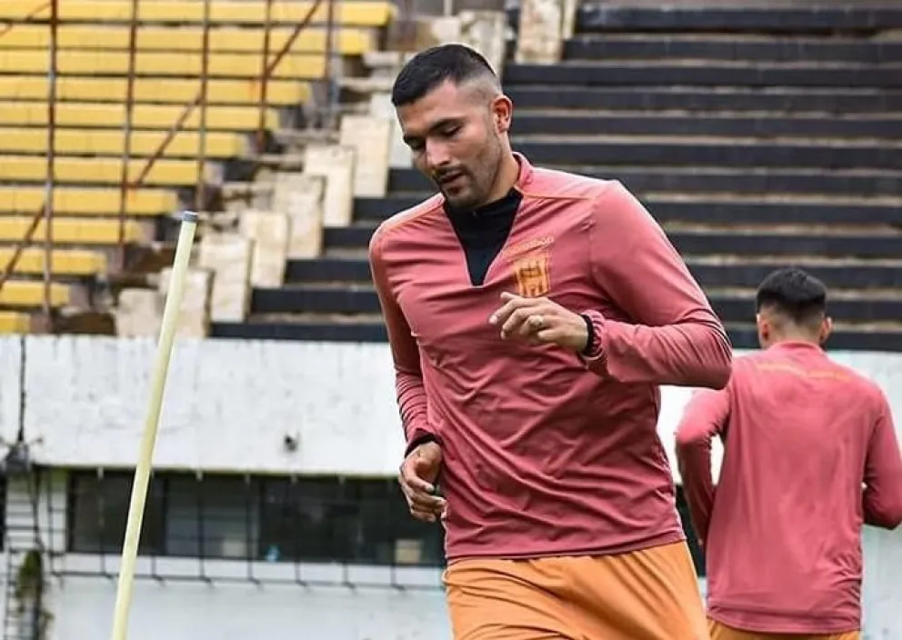 Pablo Pedraza acudió puntual a la pretemporada del Tigre. Foto: The Strongest.