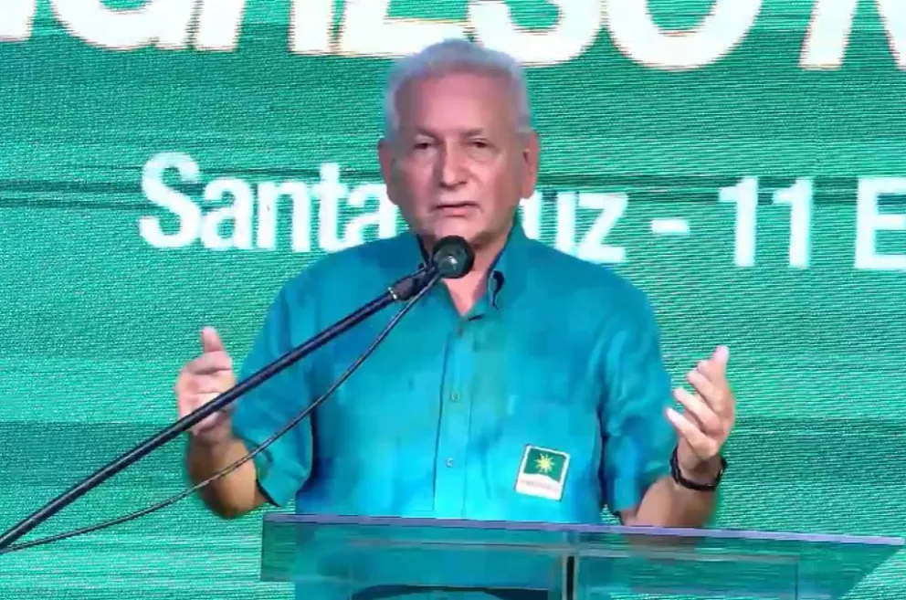 Rubén Costas, líder de Demócratas, se dirige a los asistentes al congreso. Foto: captura de Facebook de Demócratas