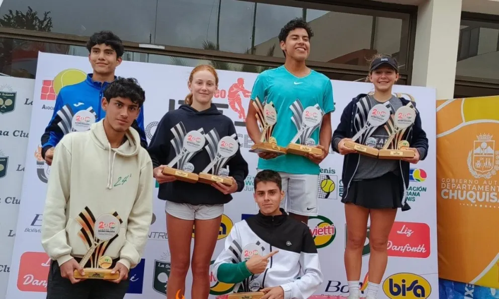 Los campeones del J30 Sucre. Foto: Sedede Chuquisaca.