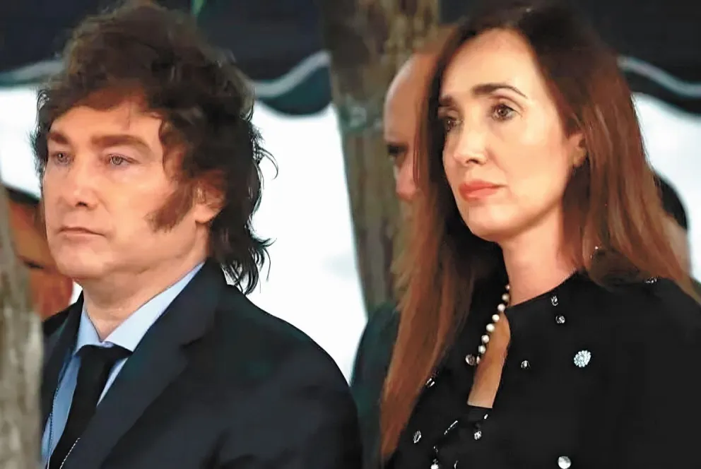 Milei y su vice durante un acto en la Embajada de Israel, a 32 años del atentado de la AMIA. Foto: La Nación