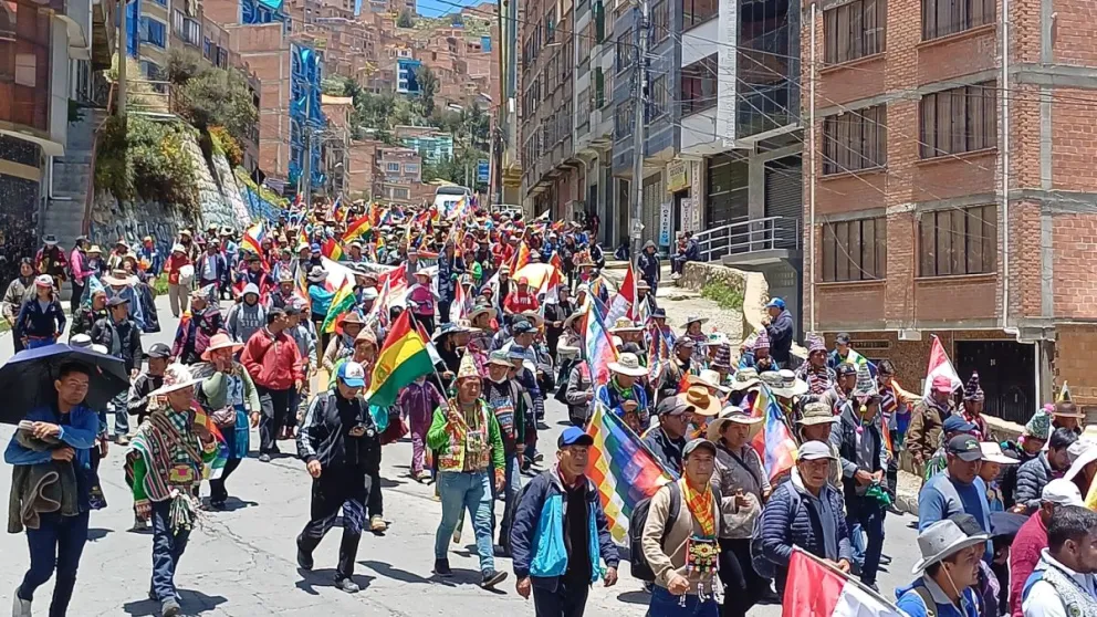 Marcha por la vida de organizaciones "evistas" ingresa a la ciudad de La Paz, ocurrió el lunes. Foto: Kawsachum Coca