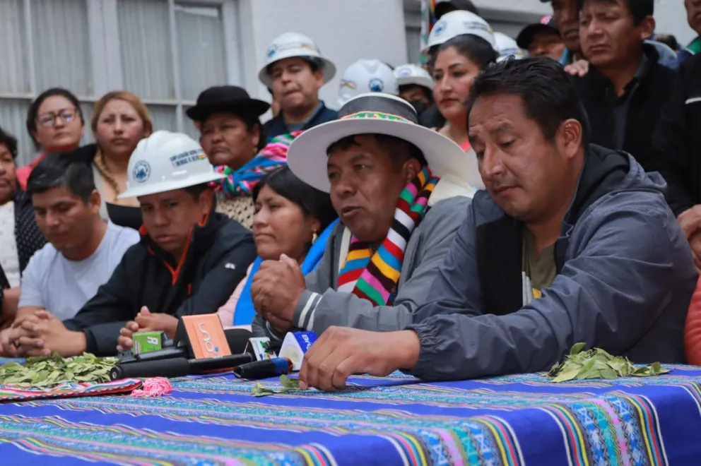 Los dirigentes "evistas" en una rueda de prensa, este jueves. Foto: APG