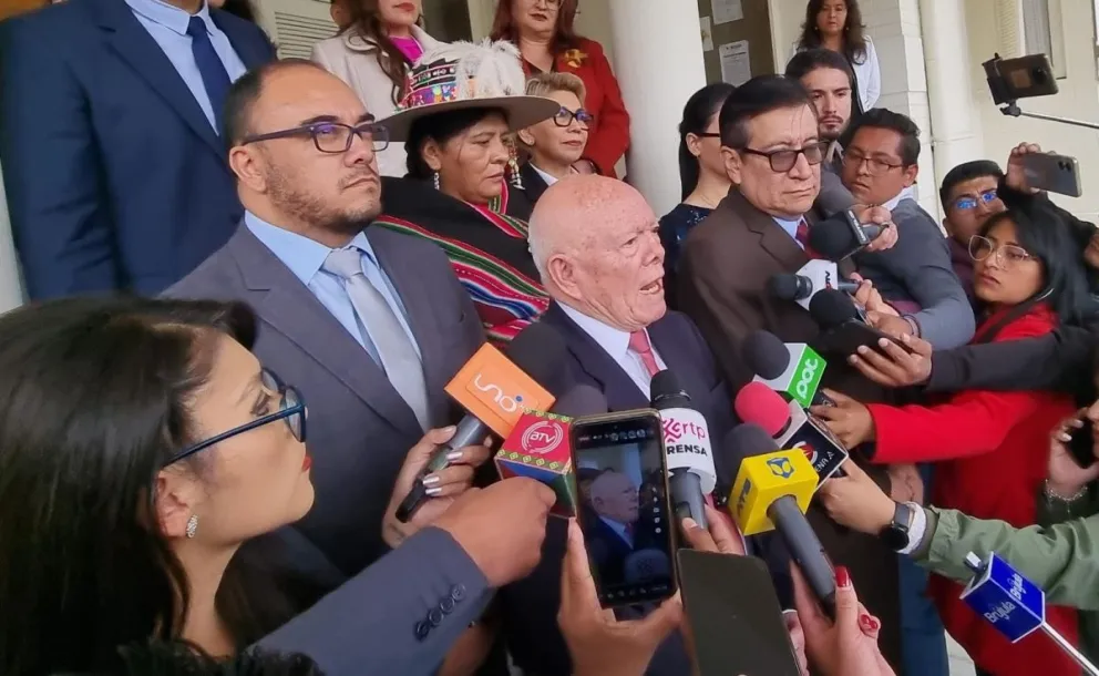 Los representantes del TSE y del TCP, este jueves. Foto: APG