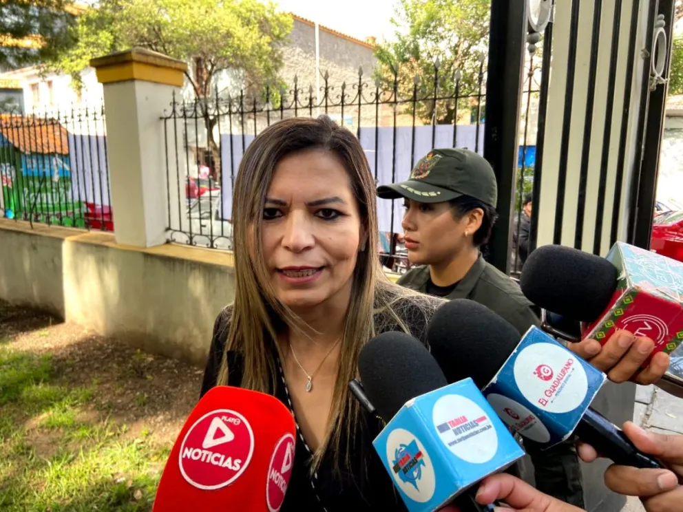La fiscal de Tarija, Sandra Gutiérrez, en declaraciones a la prensa, antes de la audiencia de este viernes. Foto: APG