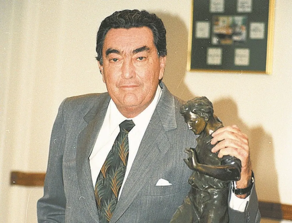 Mario Mercado en una fotografía en sus oficinas particulares en 1994. Foto: Andrés Rojas (+)