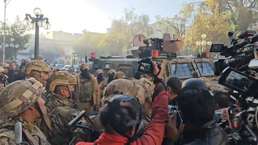 Tanques en Plaza Murillo, en junio de 2024. Foto:  Ministerio de Gobierno