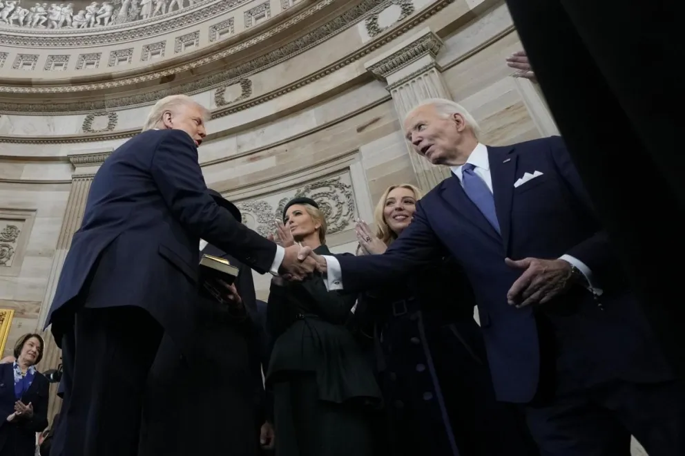 Fotografía del presidente de Estados Unidos, Donald Trump, y su antecesor, Joe Biden. Foto: EFE