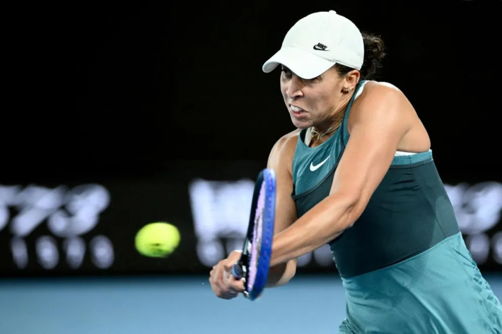 Keys golpea la pelota en su encuentro de semifinales. Foto: EFE.