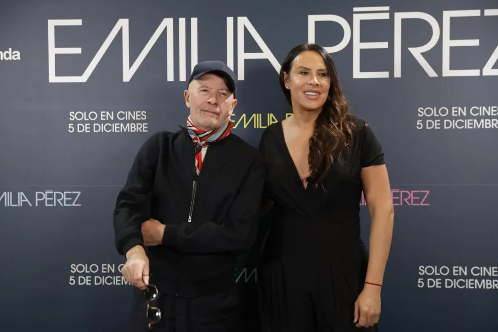 El cineasta Jacques Audiard y la actriz Karla Sofía Gascón. Foto: EFE