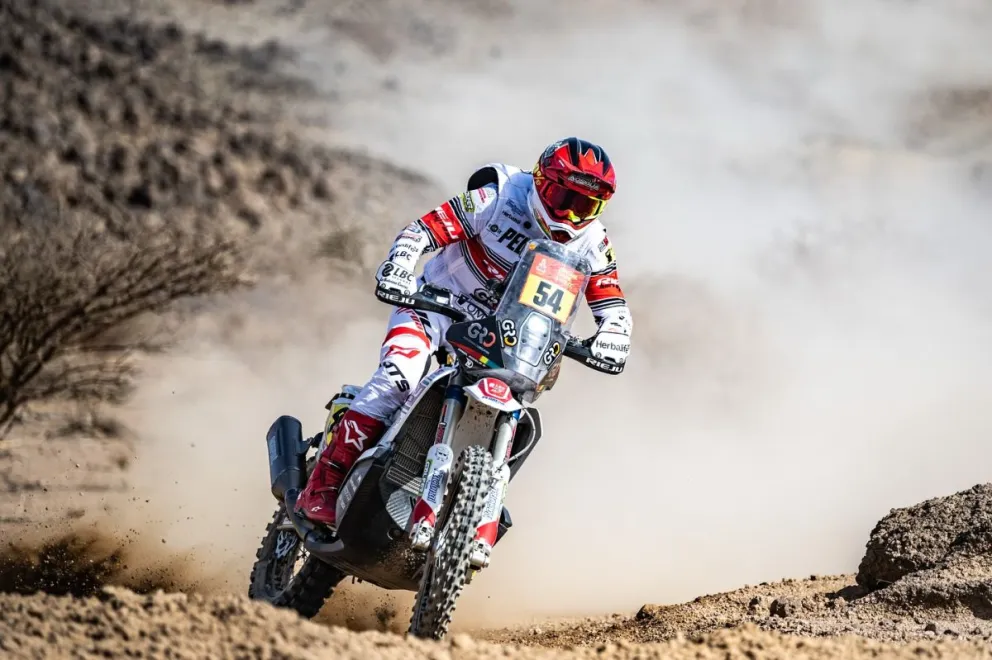Daniel Nosiglia va a toda velocidad en el Rally Dakar. Foto: Prensa Nosiglia.