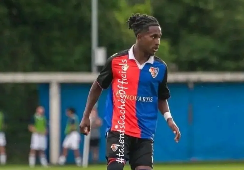 Cobel Sow durante un partido del equipo juvenil del Basilea de Suiza. Foto: CSG