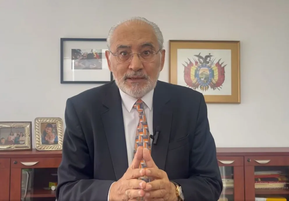 Mesa durante el mensaje que difundió este viernes. Foto: Captura de video