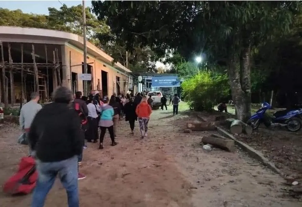 El acceso al Puerto de Chalanas. El alambrado se extendería en el sector derecho. Foto: Página 12