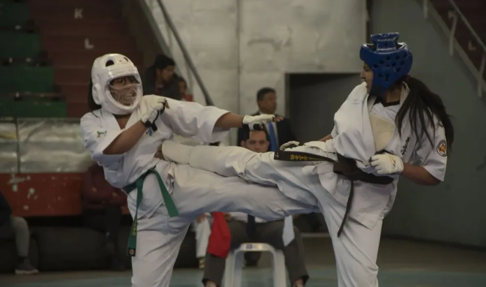 Un combate de un torneo anterior. Foto: Feboka.