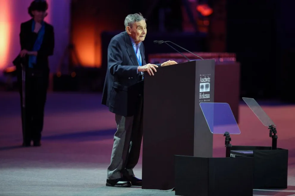 Marian Turski pronuncia un discurso en el 80 aniversario de la liberación del antiguo campo de concentración. Foto: EFE