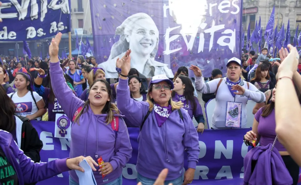 Mujeres en una movilización contra la violencia machista en Buenos Aires en una imagen de archivo. Foto: EFE