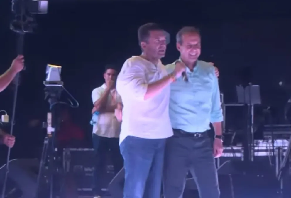 Gary Añez y Tuto Quiroga durante el mitin de ayer en Santa Cruz. Foto: Captura de video